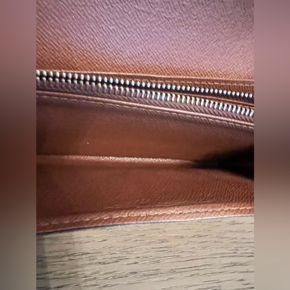 Authentic Louis Vuitton Sarah Monogram Wallet - Picture 10 of 15